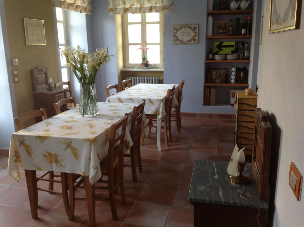 Locanda San Lorenzo Roddino Exteriör bild